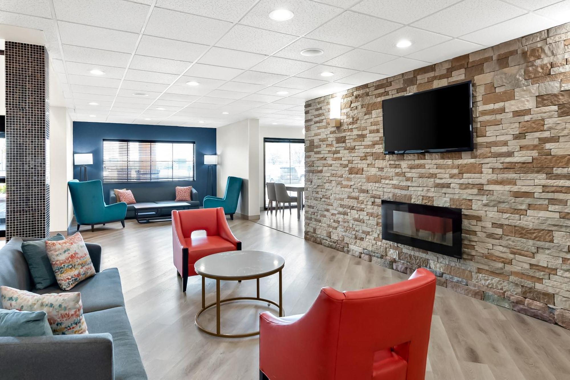 Comfort Suites Columbus Buitenkant foto