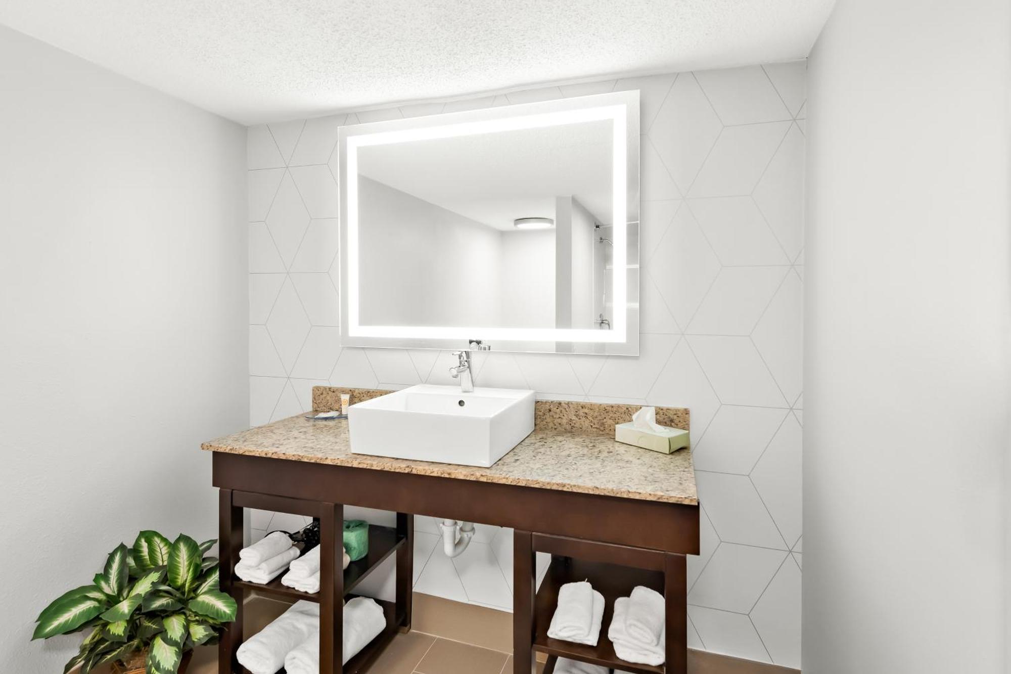 Comfort Suites Columbus Buitenkant foto