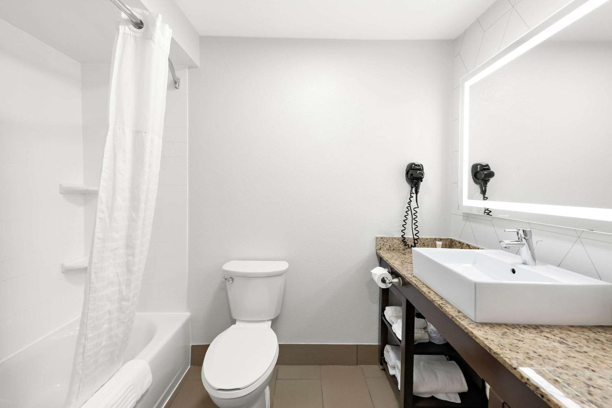 Comfort Suites Columbus Buitenkant foto