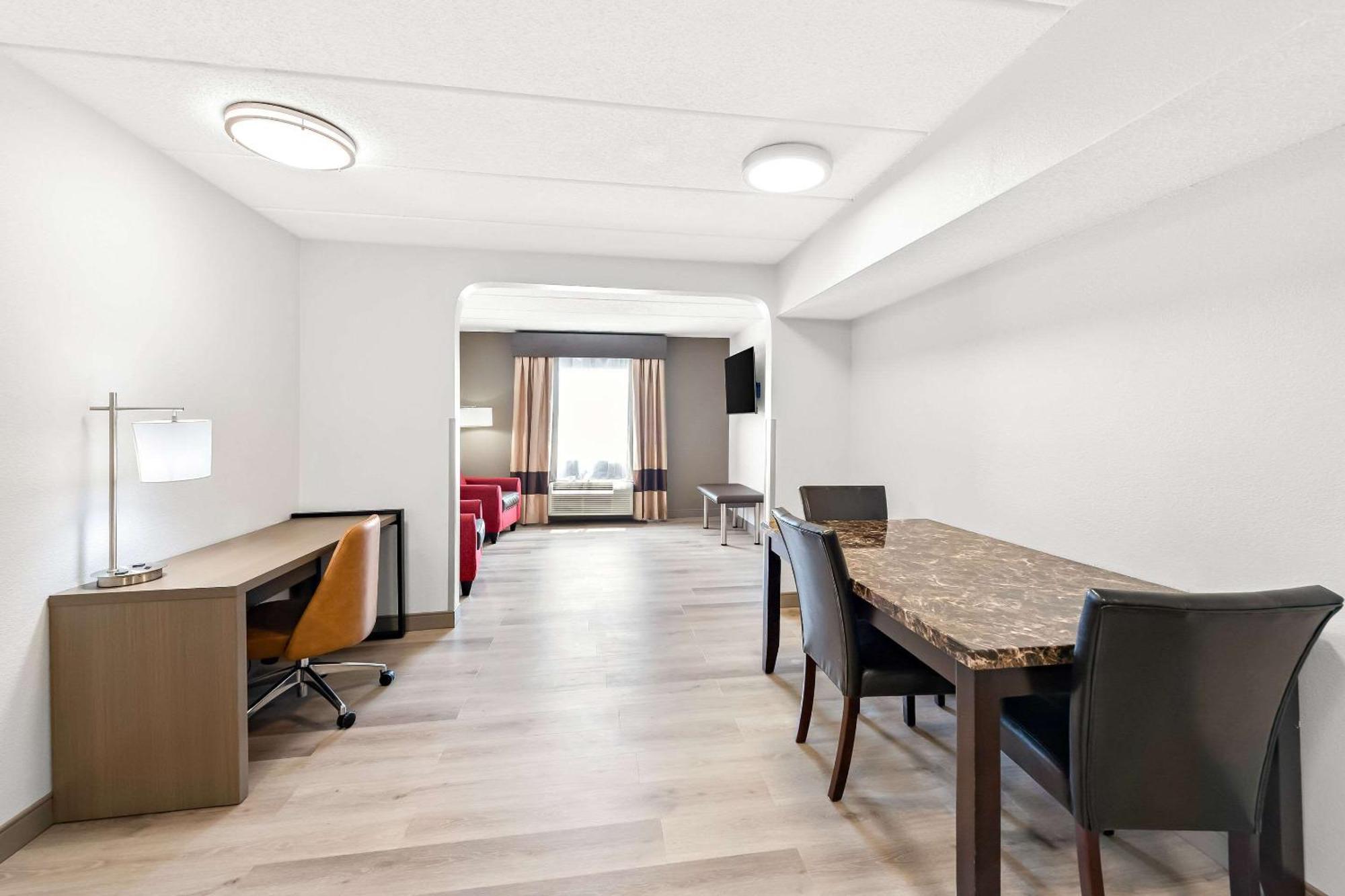 Comfort Suites Columbus Buitenkant foto