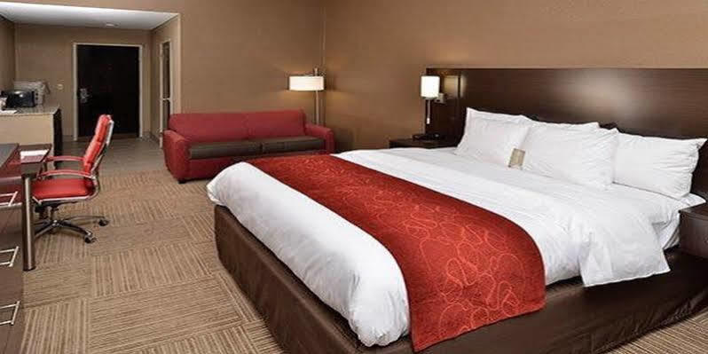 Comfort Suites Columbus Buitenkant foto